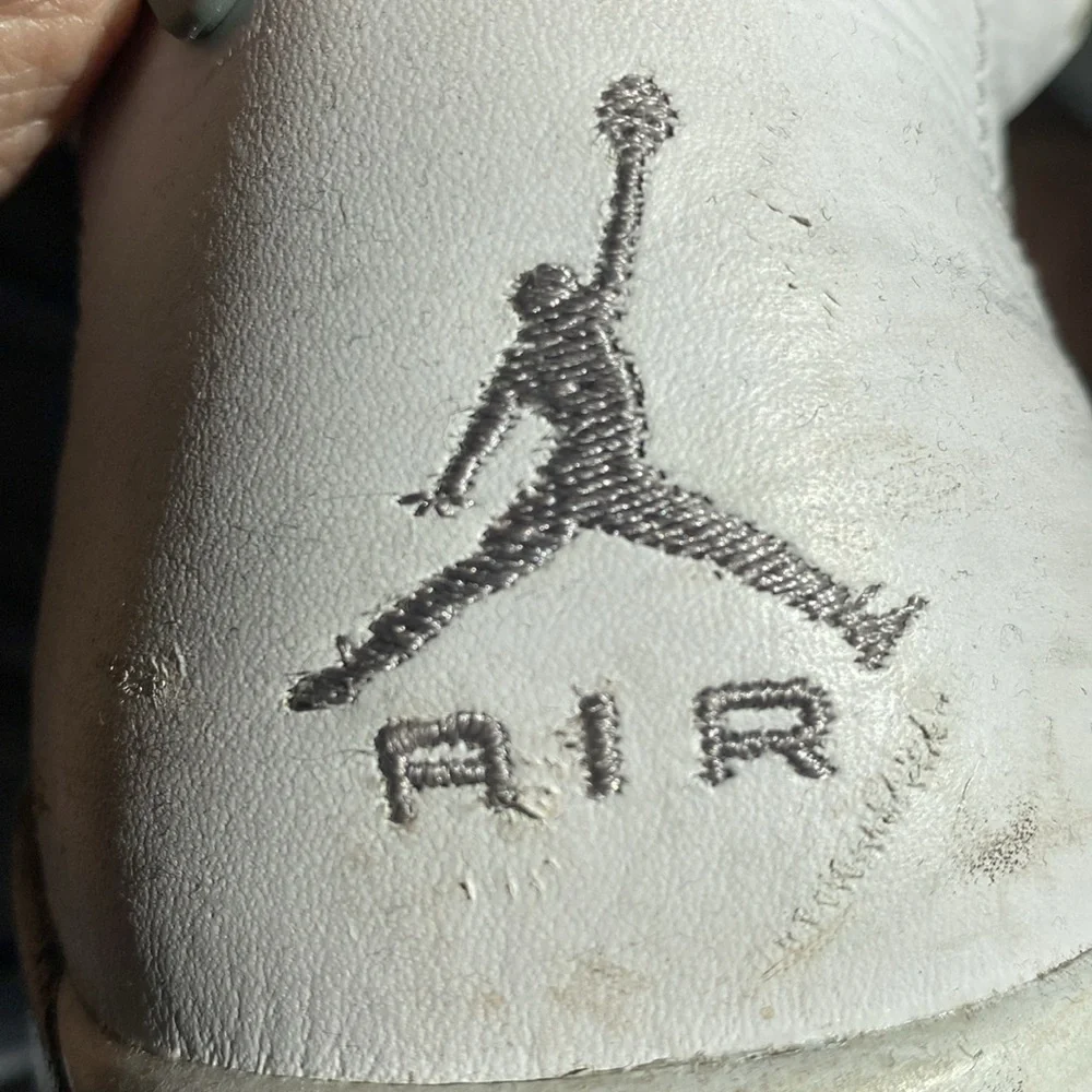 Air Jordan - Used in good condition size 8 men
